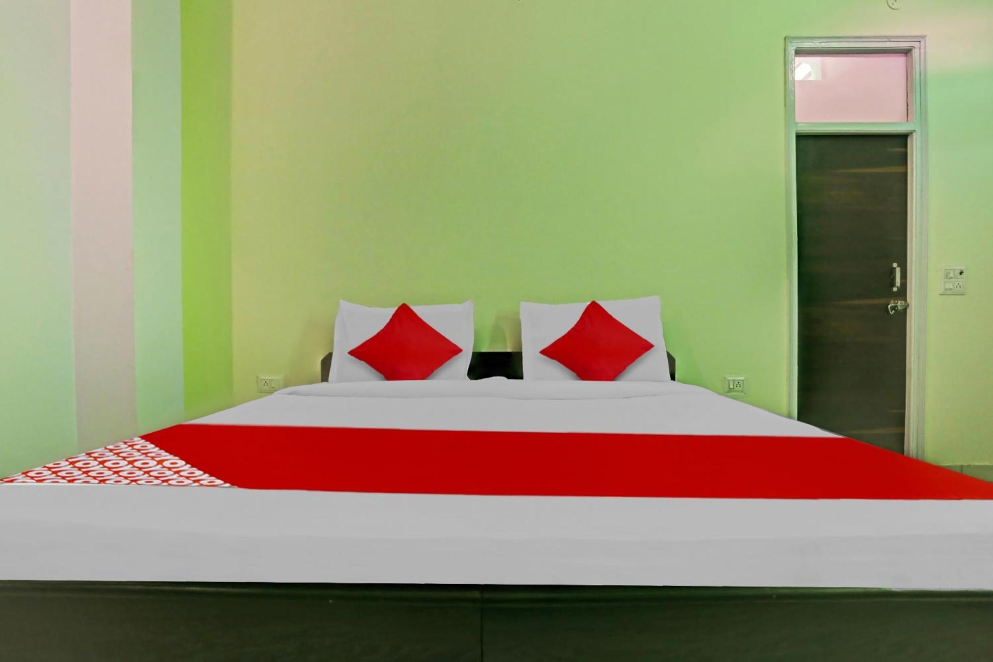 Hotel O Arya Residency Gurgáon Kültér fotó