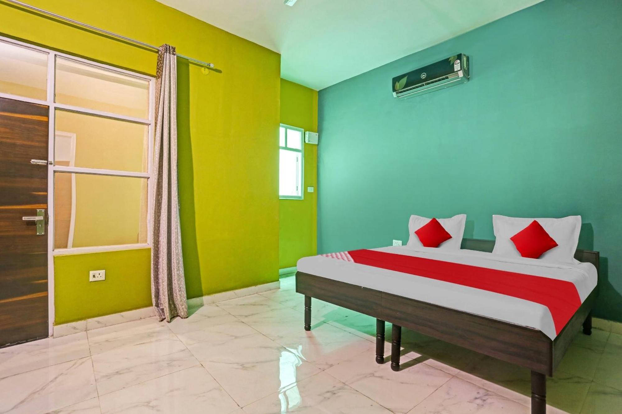 Hotel O Arya Residency Gurgáon Kültér fotó