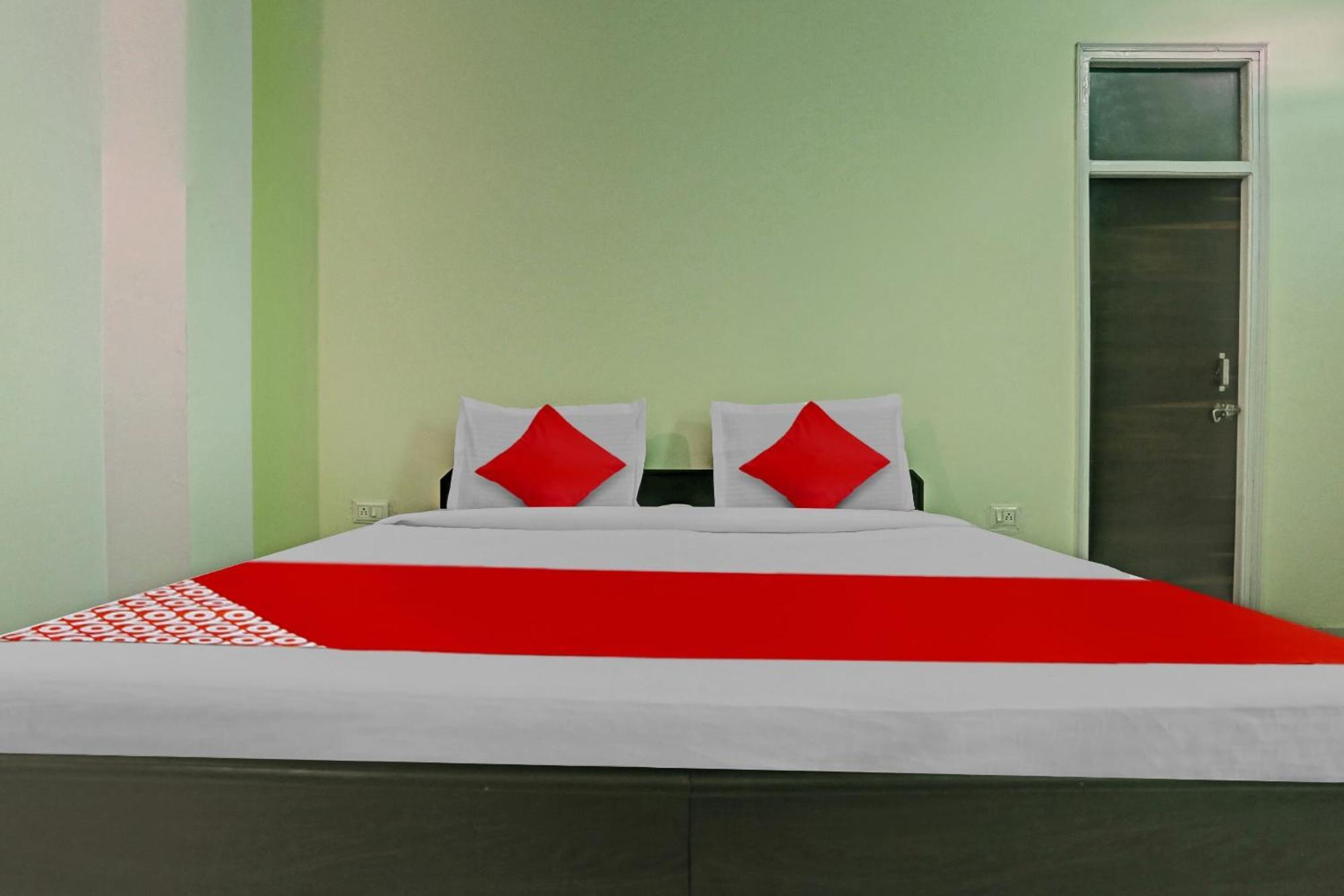 Hotel O Arya Residency Gurgáon Kültér fotó